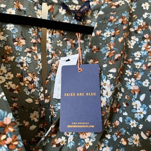 Green Floral Blouse, Long Sleeve, Size Medium, Skies are Blue, Dillards, Size M - Picture 4 of 5